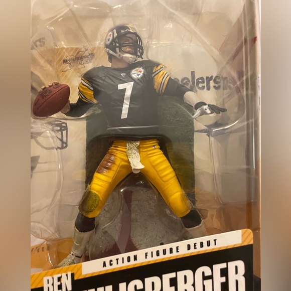 BEN ROETHLISBERGER action figure - Picture 2 of 5